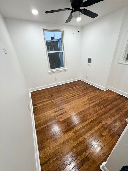 Building Photo - 3934 Glendale St