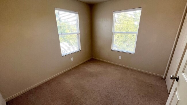 Building Photo - Coming Soon! 3 Bed/2.5 Bath in South Jordan