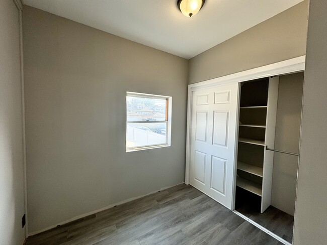 Walk-In Closet - 5731 W Addison St