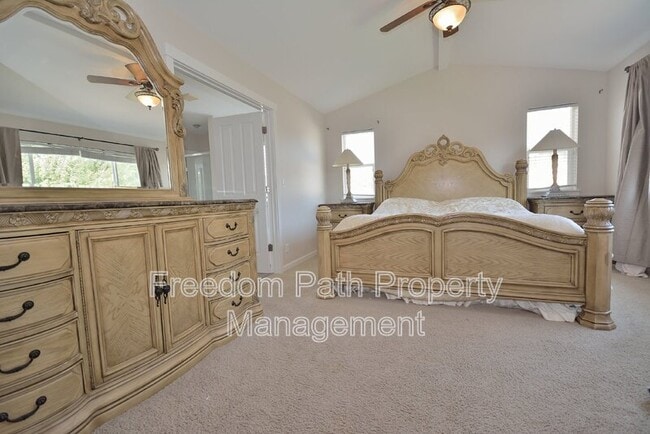 Building Photo - 2575 W Palais Dr