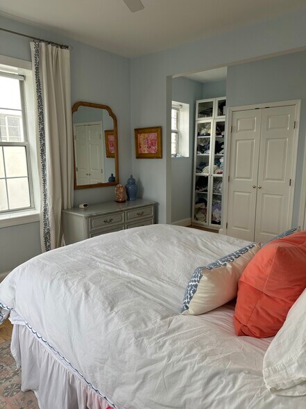 Building Photo - 1711 35th St NW