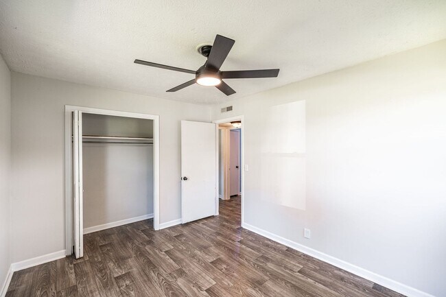 Building Photo - 127 B Susan Dr