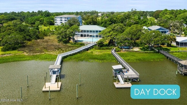 Building Photo - 2272 Dolphin Shores Dr SW