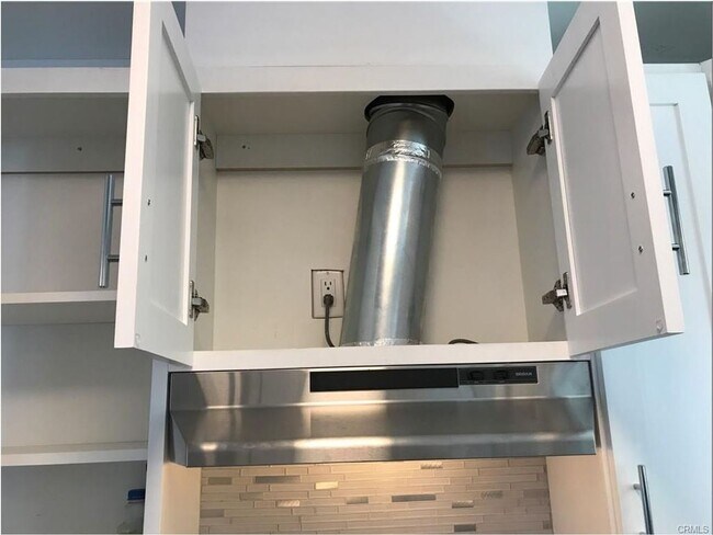 Building Photo - 85(221)