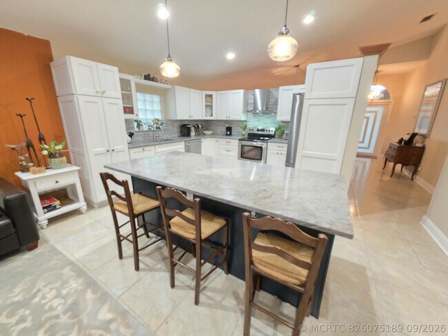 Building Photo - 7172 Catalina Way