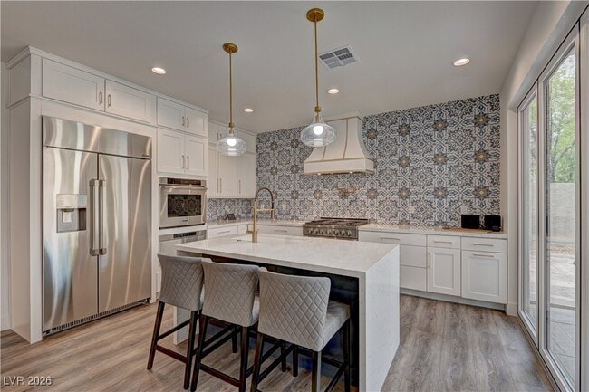 Building Photo - 9817 Park Brook Ave