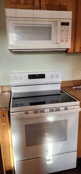 Building Photo - 430 Bartine St