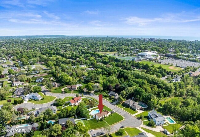 Building Photo - 16 Bridle Dr