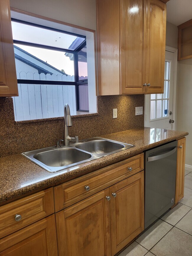 Building Photo - 17544 Blythe St