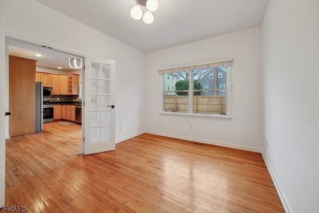 Building Photo - 17 Grove St