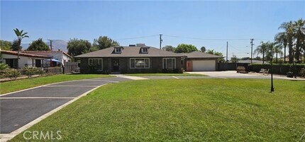 Building Photo - 3037 Valencia Ave