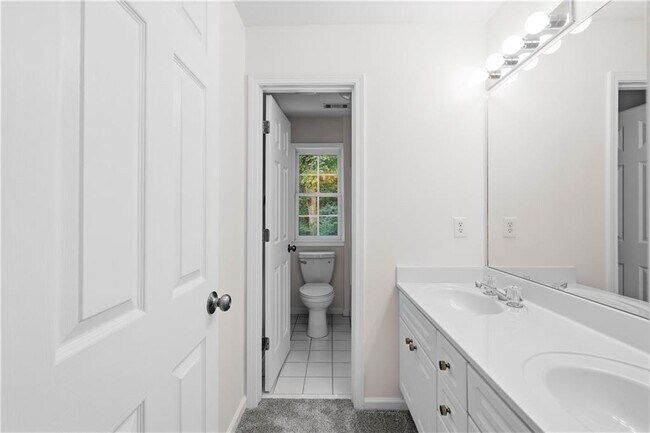 Building Photo - 2530 Wellsley Ln