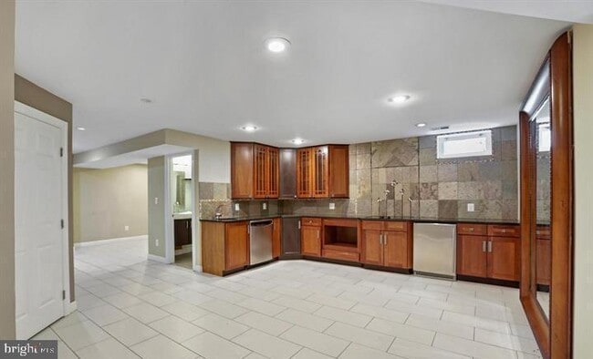 Building Photo - 2054 Madrillon Rd