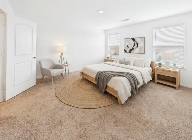 Building Photo - 525 Riverdale Dr