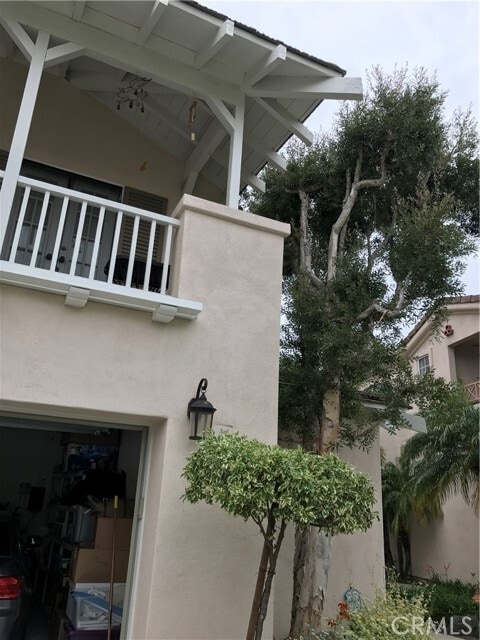 Building Photo - 44 Blanco