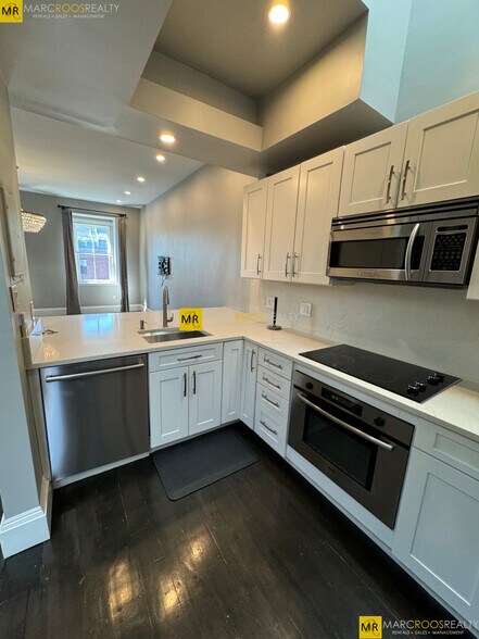 Building Photo - 267 Beacon St