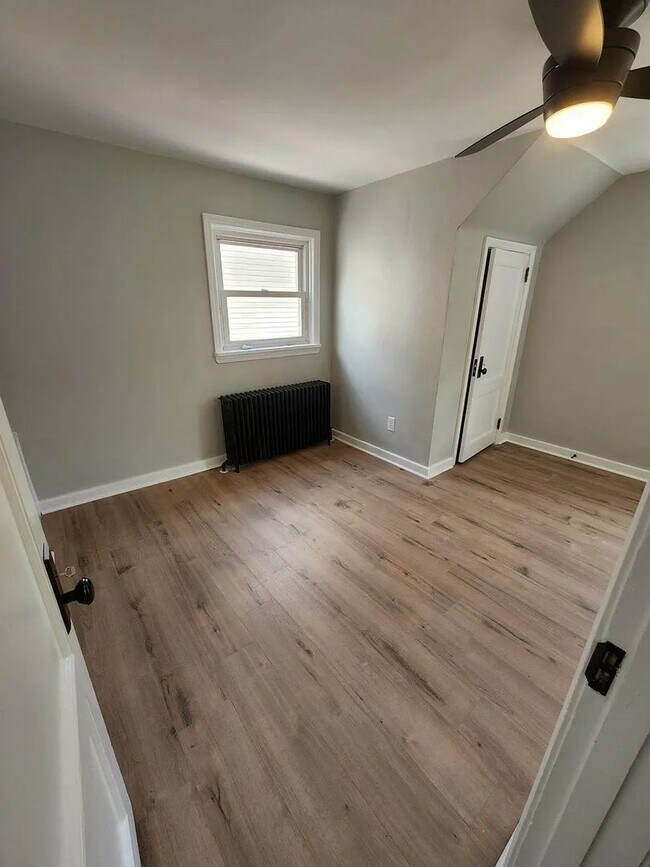 Building Photo - 3915-3917 Mount Troy