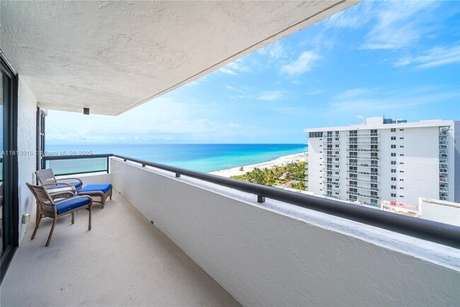 Building Photo - 2555 Collins Ave