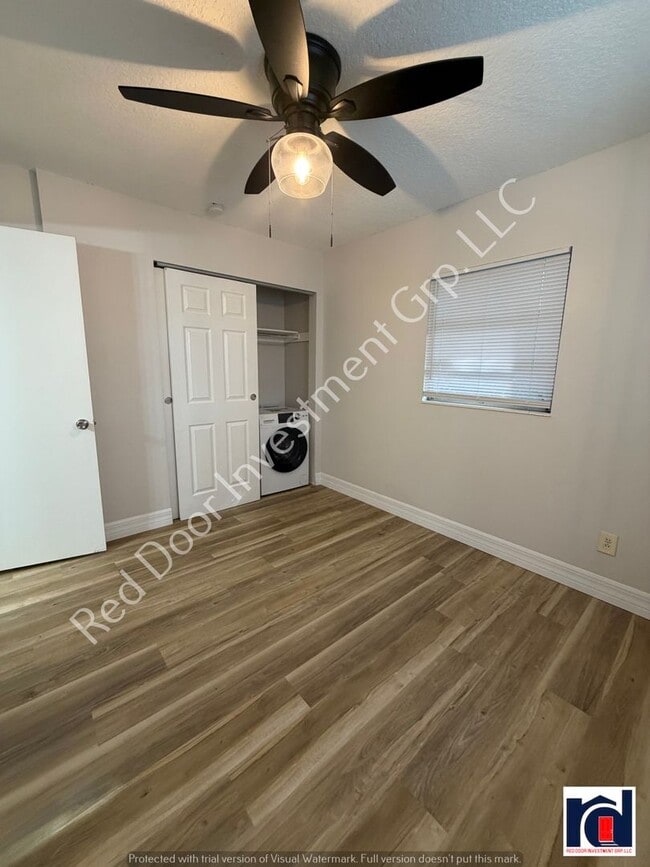 Building Photo - **MOVE IN SPECIAL** Renovated Spacious 2/2~w/All-in One Washer/Dryer & New AC~Deland