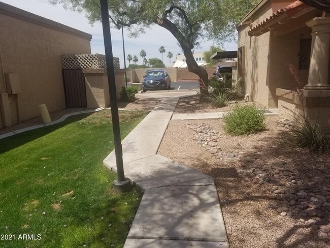 Building Photo - 95 N Cooper Rd