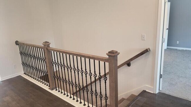 Building Photo - Newly constructed Maintenance provided 3 bed 2.5 bath