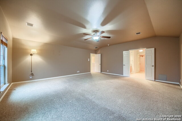 Building Photo - Situated on a desirable corner cul-de-sac lot!!