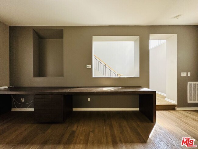 Building Photo - 6581 S Seabluff Dr