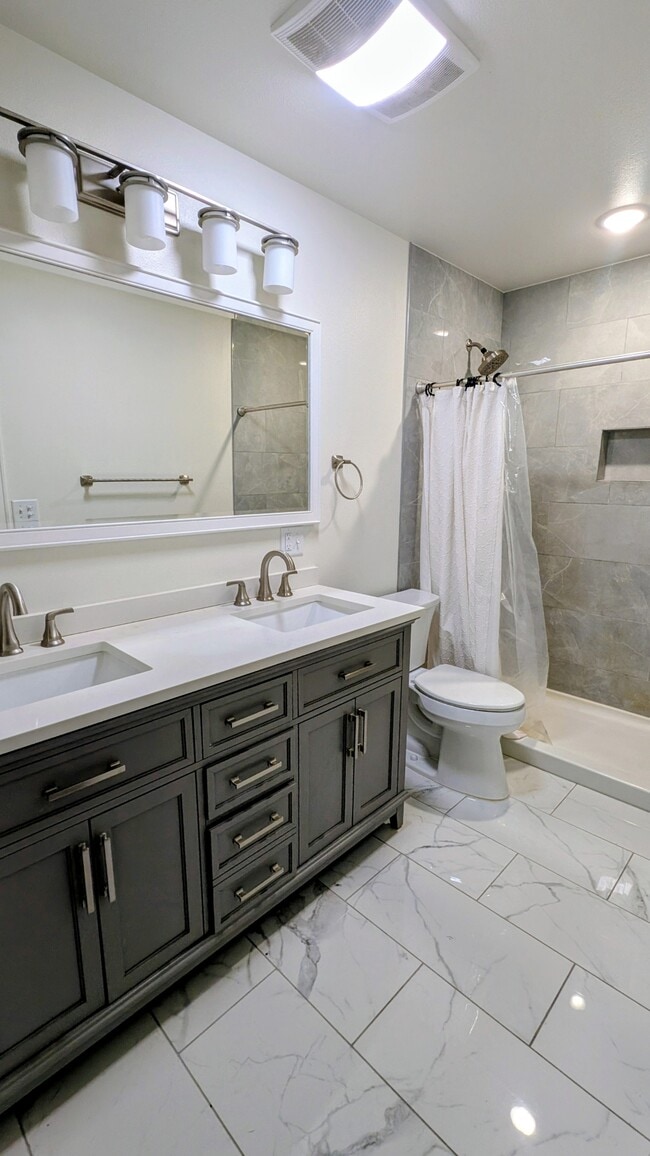 Building Photo - 3580 Wildwood Dr