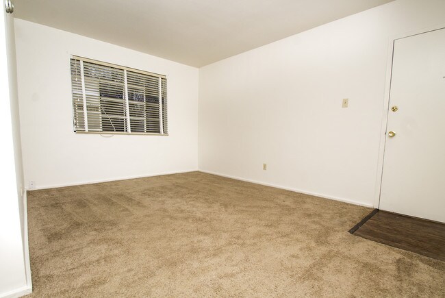 Building Photo - 1774 Clifton Ave