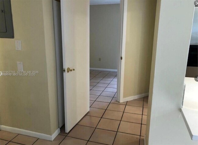 Building Photo - 3089 NE 183rd Ln