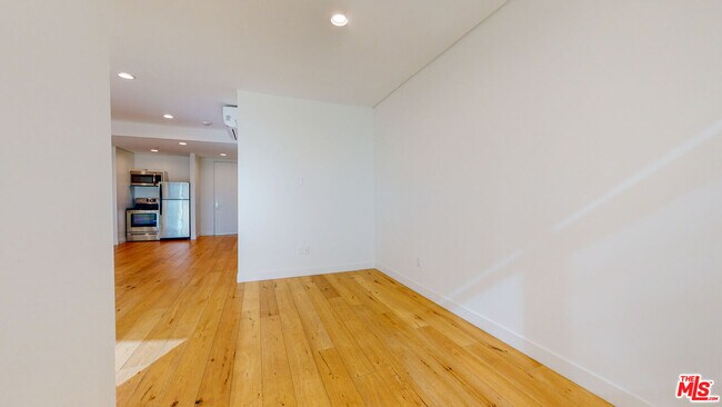 Building Photo - 938 Orange Grove Ave