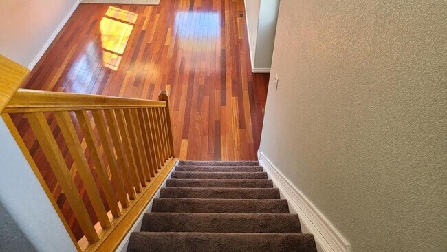 Building Photo - 818 S Terry St