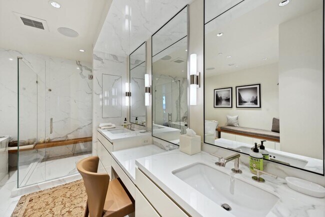 Building Photo - Millennium Tower - 2 bedrooms + den