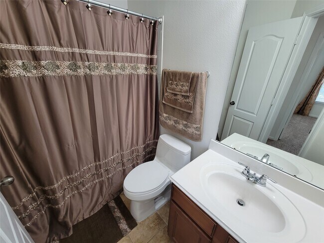 Building Photo - 5311 Timber Ct Hollow