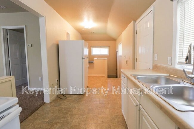 Building Photo - 512 S 55th W Ave