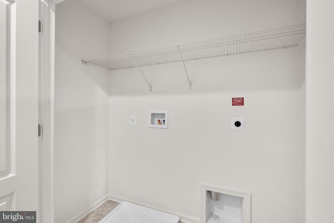 Building Photo - 8256 Longford Rd