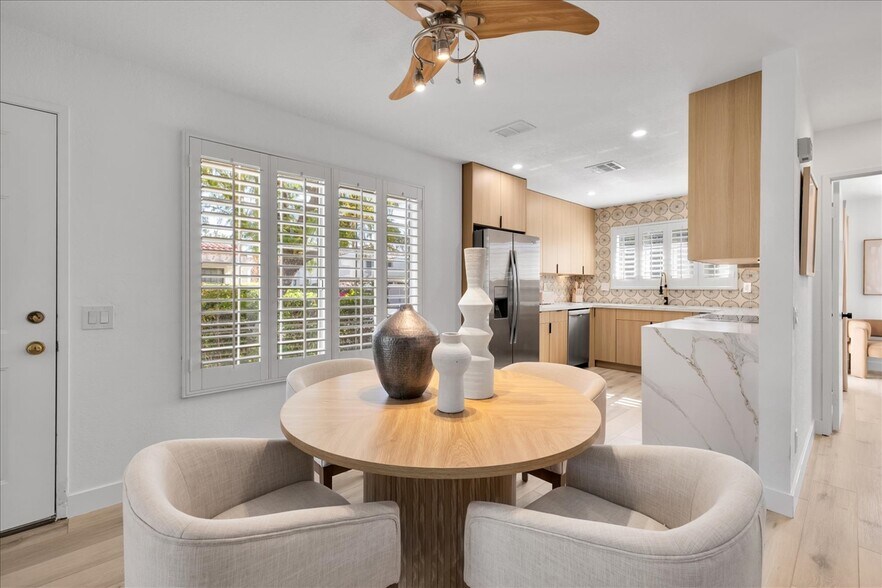 Building Photo - 2701 E Mesquite Ave