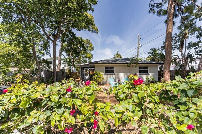 Building Photo - 418 Lebeau St