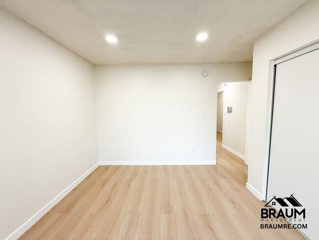 Building Photo - 4636 Laurel Canyon Blvd