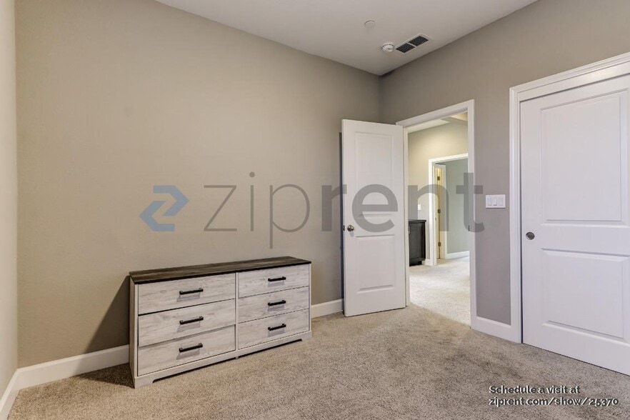 Building Photo - 1465 Durfee Ct