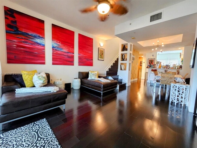 Building Photo - 730 NE 90th St