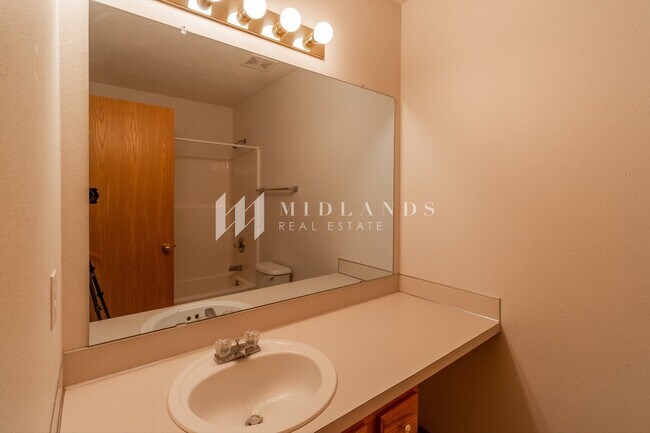 Building Photo - Two Springs Open Floor Plan