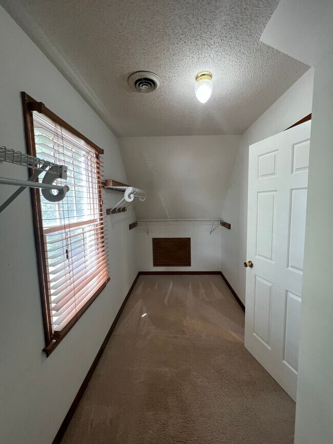 Building Photo - 7413 Cross Point Ln