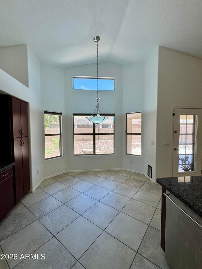 Building Photo - 6510 W Behrend Dr