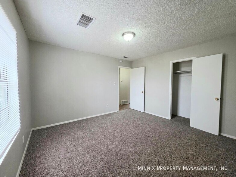 Building Photo - 3007 W Louisiana Ave