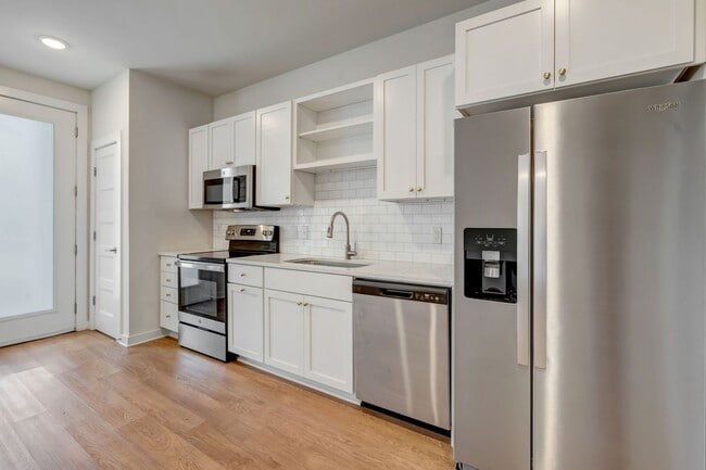 Building Photo - **Move-In Special - $500 off first month's rent**