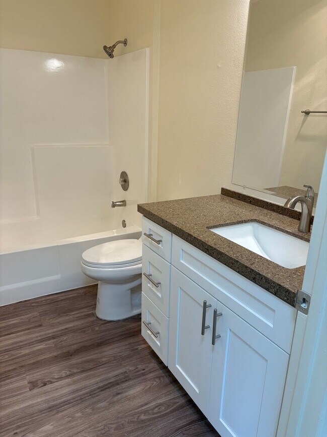 Building Photo - *OPEN HOUSE: 11/1 10:30-11:30AM* 2BR in Pa...