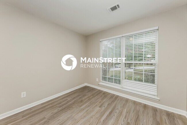 Building Photo - 4 Bedroom Pet-Friendly Home in Union City, GA with Main Street Renewal