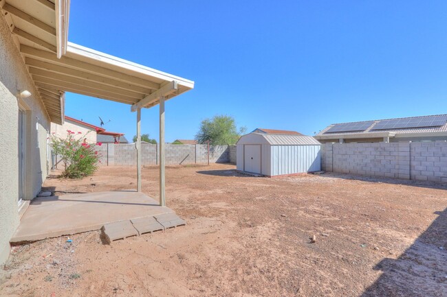 Building Photo - 3 Bedroom House with large yard Arizona City