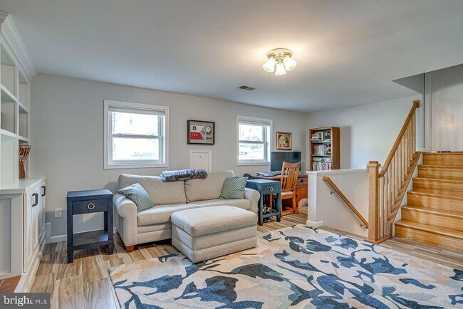 Building Photo - 8317 Harland Dr
